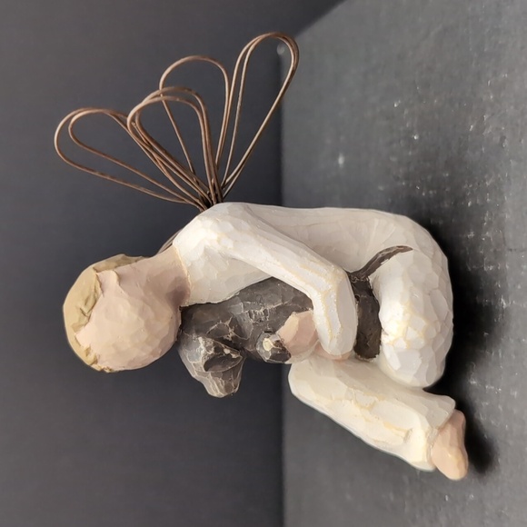 Willow Tree 2001 Angel of Comfort Boy and Dog Figurine. - Picture 2 of 7